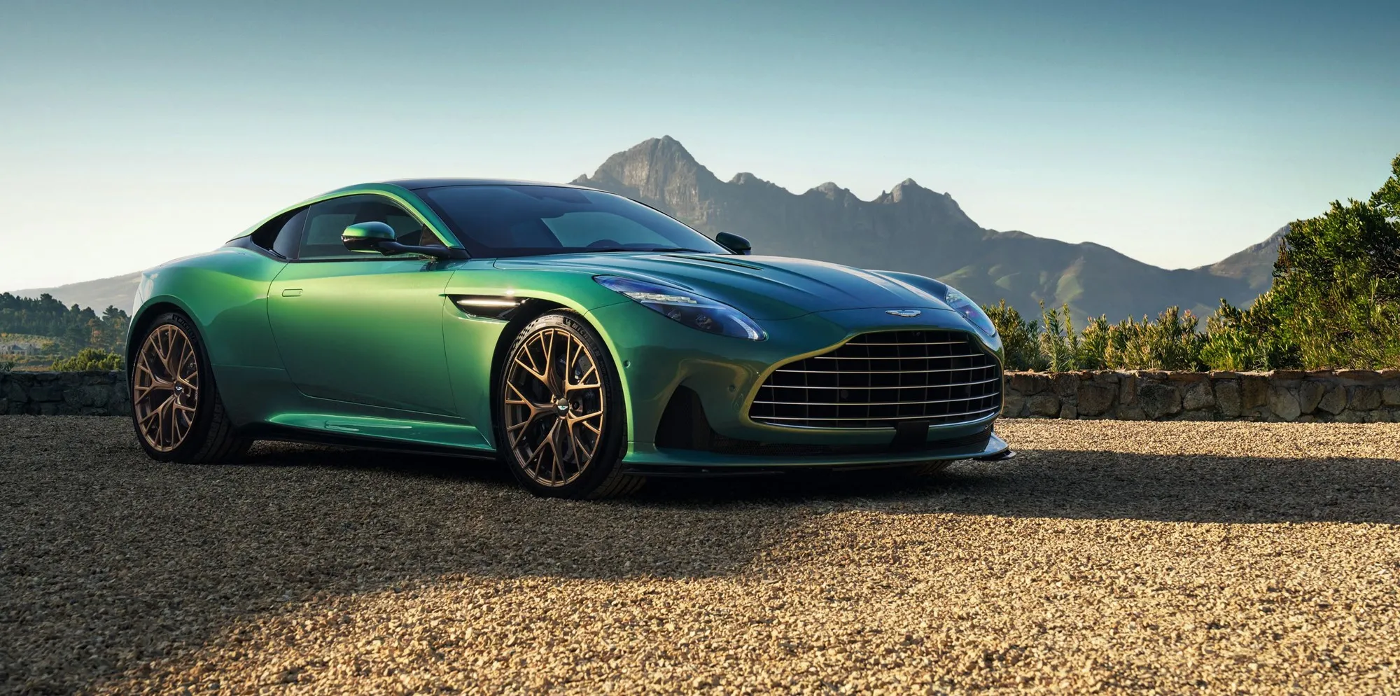 Aston Martin DB12