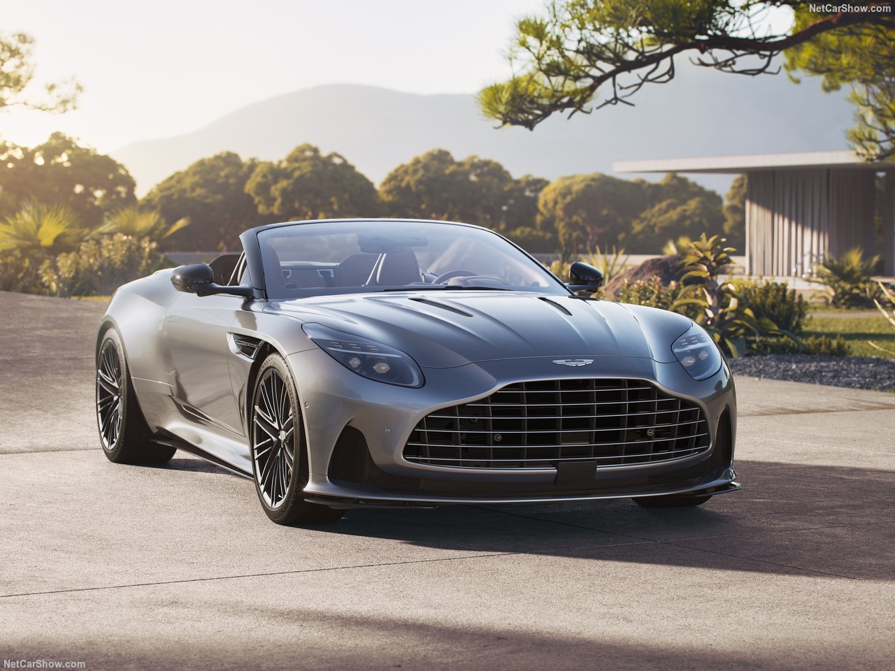 Aston Martin DB12 Volante