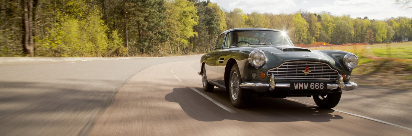 Aston Martin DB4