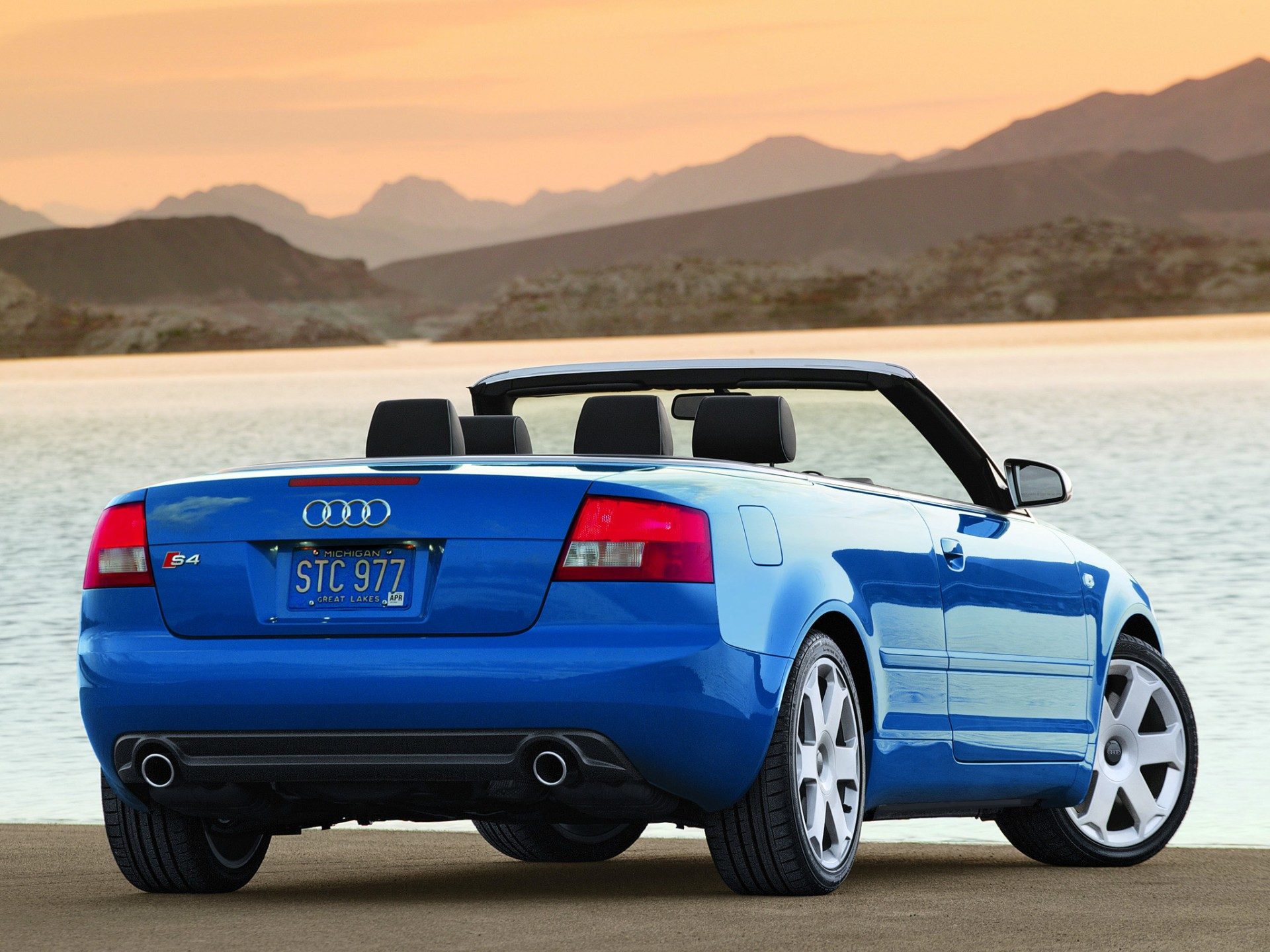 Audi S4 Cabriolet 4.2 V8, 344hp (Automático)