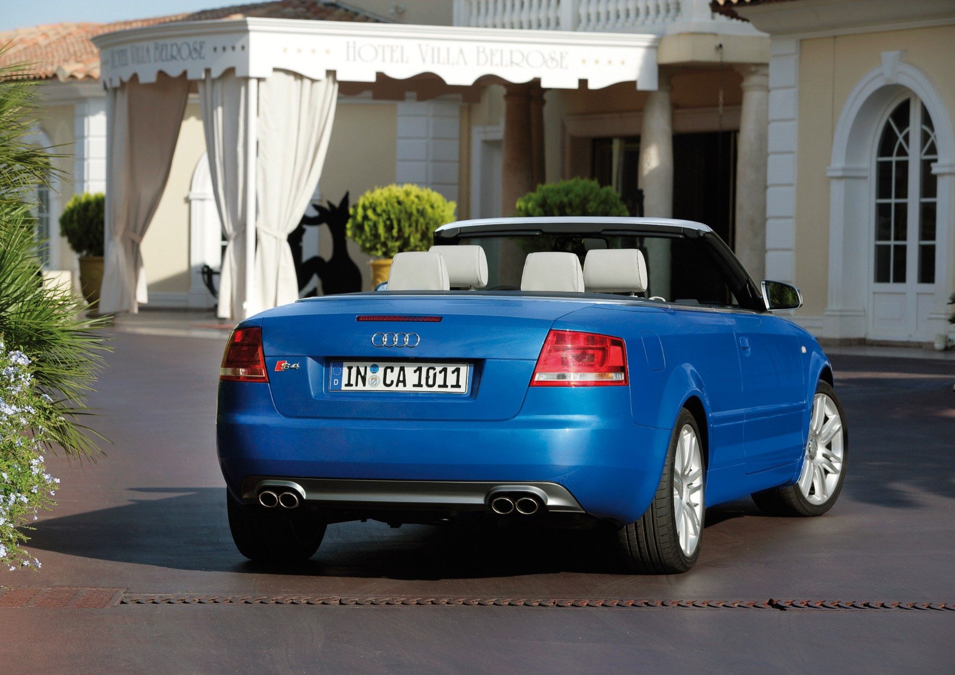 Audi S4 Cabriolet 4.2 V8 US, 345hp (Manual)